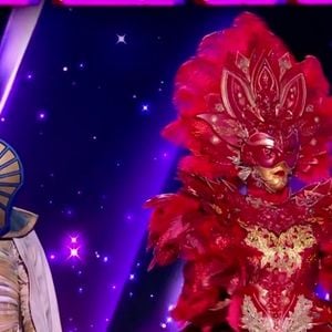 La Momie et la Vénitienne sur le plateau de Mask Singer sur TF1.