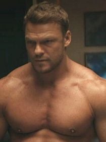 Reacher saison 4 : la suite se dévoile et Alan Ritchson promet déjà "la saison la plus intense physiquement"