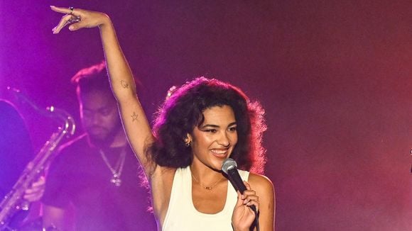 Olivia Dean à l'Accor Arena de Paris : son concert était-il à la hauteur de la hype ? On y était