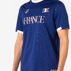 Decathlon dévoile le meilleur maillot low-cost pour les supporters de l'Equipe de France