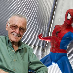 28 avril 2011 - Santa Monica, Californie, États-Unis - Stan Lee, créateur de Spider-Man, scénariste de bandes dessinées, éditeur, acteur, producteur, personnalité de la télévision et ancien président et directeur général de Marvel Comics, dans son bureau de Beverly Hills.
