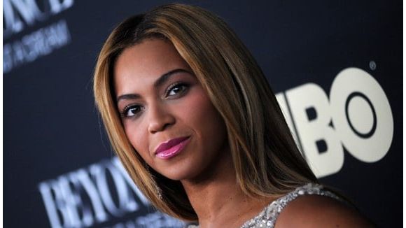 Beyoncé & André 3000 reprennent A. Winehouse