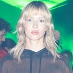 "Des similitudes qui interpellent" : Angèle a-t-elle plagié ce collectif techno avec son dernier clip ?