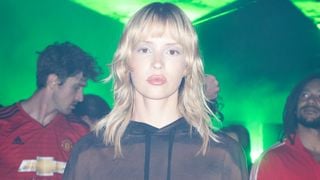 "Des similitudes qui interpellent" : Angèle a-t-elle plagié ce collectif techno avec son dernier clip ?