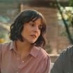 Tout pour la lumière : Flore Bonaventura (Iris) chante-t-elle vraiment dans la série ? L'actrice dit tout