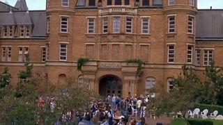 Incroyable ! Cette comédie romantique culte des années 90 va avoir une suite en trois volets, et c'est déjà "en préparation"