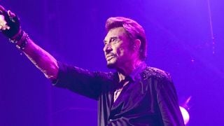 Ce chanteur français va participer au film sur Johnny Hallyday et c'est logique quand on y pense !