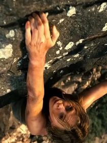 Aujourd'hui sur Netflix : Charlize Theron s'est gravement blessée en réalisant les cascades de ce film spectaculaire, "C'est dingue qu'ils m'aient laissée faire"