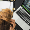 De plus en plus de millennials deviennent managers, vantent le télétravail et la santé mentale, mais ils ont un vrai problème