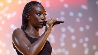 Juste Shani invitée de la première VOLUM Session : live et interview en exclu