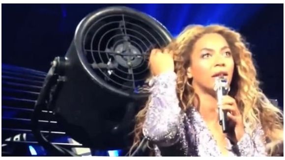 Beyoncé se moque de l'incident du ventilateur