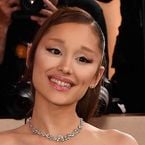 Ariana Grande : surprise, son dernier single signe un énorme démarrage dans les charts français !
