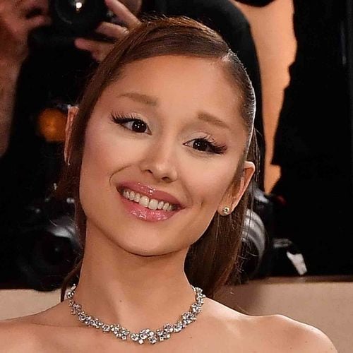Ariana Grande : surprise, son dernier single signe un énorme démarrage dans les charts français !