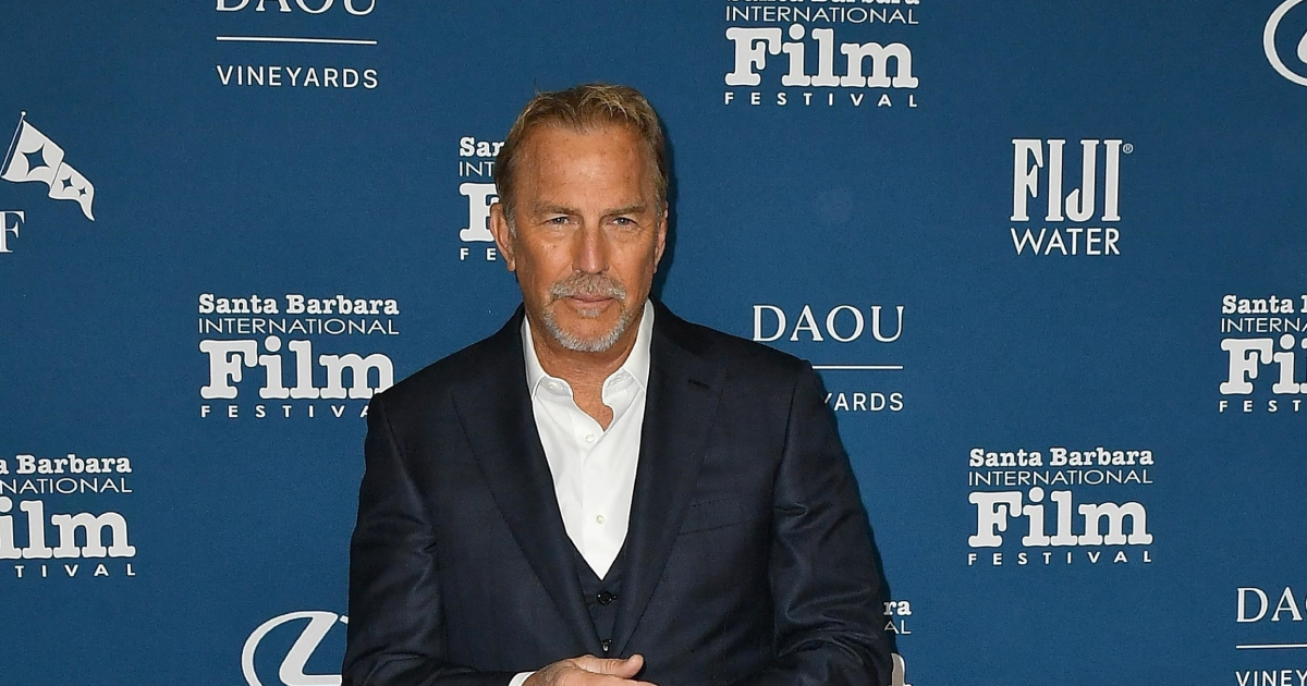 "Je voyais bien qu'elle essayait de me parler" : il y a 38 ans, Kevin Costner recevait une leçon d'humilité de la part d'une fan