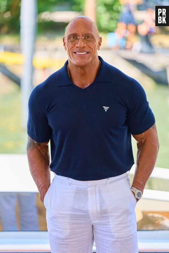 Dwayne Johnson ( The Rock) à l'embarcadère avant le photocall de "The Smashing Machine" lors du 82ème Festival International du Film de Venise (La Mostra), Italie, le 1er septembre 2025. © Alexander Tuma/Action Press/Bestimage