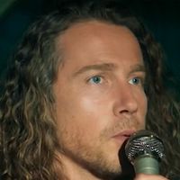 Julien Doré : une scène de chant dans "Panda"