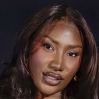 Aya Nakamura plus écoutée que Beyoncé et Rihanna dans le monde ? C'est vrai et on vous explique pourquoi !