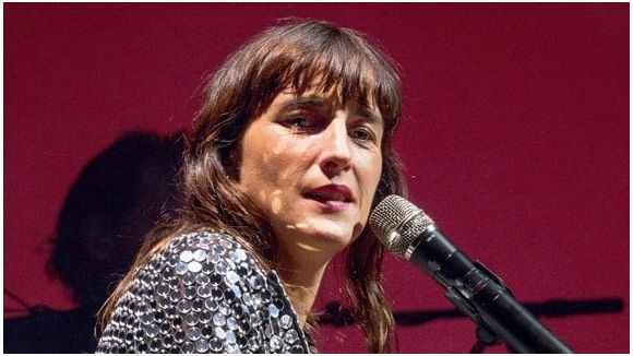 Juliette Armanet reprend "Partir un jour"