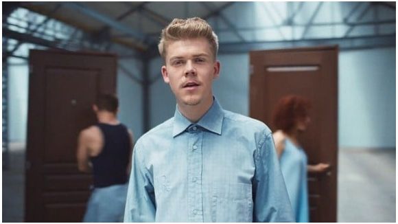 Charles (Star Academy) se met à la danse dans son clip