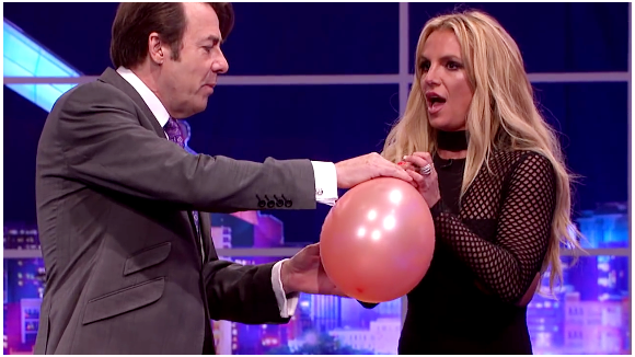 Britney Spears reprend Taylor Swift sous hélium