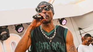 Biopic sur Snoop Dogg : cet acteur d'une célèbre série Netflix va jouer le rappeur au cinéma