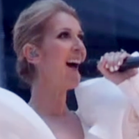 Céline Dion chante "My Heart Will Go On"
