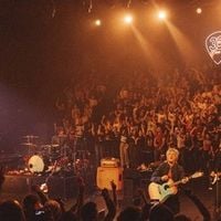 Indochine régale ses fans au Quai Branly