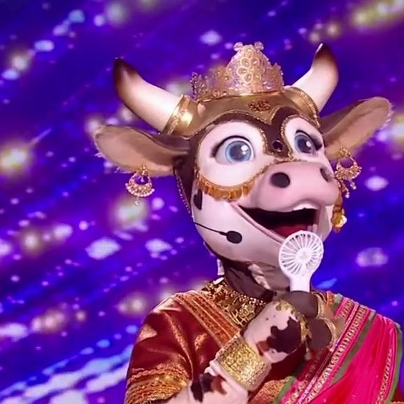 Mask Singer 2025 : l'identité de la Vache dévoilée par erreur, l'énorme fail de Camille Combal sur le plateau