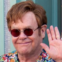 Elton John hospitalisé
