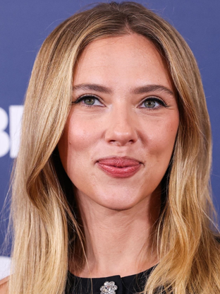 Scarlett Johansson lâche Marvel pour DC !