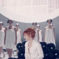 Mylène Farmer dévoile le clip "Lonely Lisa"