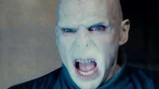 Harry Potter : qui pour jouer Voldemort dans la série  ? Ralph Fiennes, son interprète dans les films, a trouvé le candidat idéal... On valide à 100% !