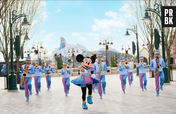 La parade surprise de Minnie à Disney Adventure World