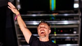 David Guetta aperçoit sa fille à Coachella : vidéo !