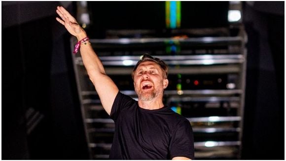 David Guetta aperçoit sa fille à Coachella : vidéo !