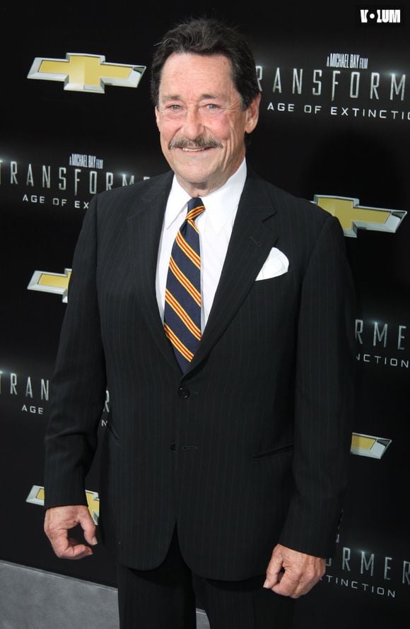 Peter Cullen - Première du film "Transformers: Age Of Extinction" à New York le 25 juin 2014.
#
Celebrities at the New York premiere of 'Transformers: Age Of Extinction' at the Ziegfeld Theatre in New York City, New York on June 25, 2014. | 00237142