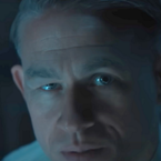 Monstres saison 3 : la voix de Ed Gein vous perturbe ? Charlie Hunnam explique le secret de sa création