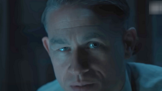 Monstres saison 3 : la voix de Ed Gein vous perturbe ? Charlie Hunnam explique le secret de sa création