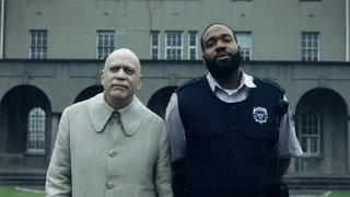 Mercredi saison 2 : Tim Burton a fait un caméo génial dans cette scène de l'épisode 4, mais vous ne l'avez même pas vu