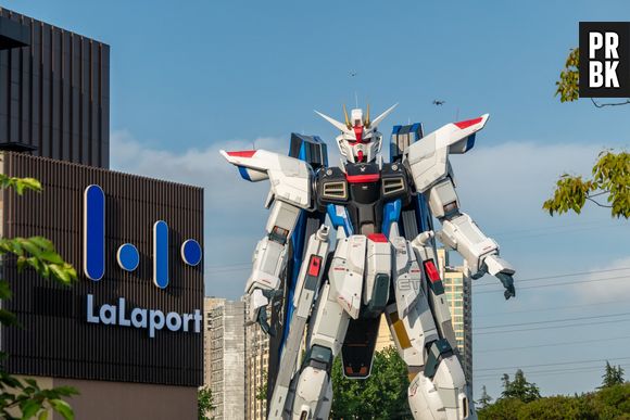 Le robot géant RX-78F00 Gundam est installé devant le centre commercial "LaLaport Shanghai Jinqiao" à Shanghai. Il mesure plus de 18 mètres de haut, pèse 50 tonnes et est composée de 288 pièces..
Selon une source, après plus d'un mois d'installation et de mise en service, il est prévu qu'à la fin du mois de mai Freedom Gundam donne son premier spectacle.
© SIPA Asia via ZUMA Wire/Bestimage