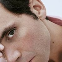 Mika signe un retour pop avec "C'est la Vie"