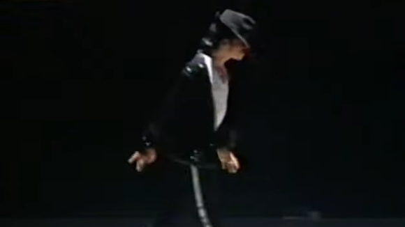 Compilation des meilleurs moonwalk de Michael Jackson