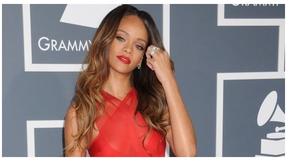 Grammys : Rihanna à fleur de peau sur "Stay"
