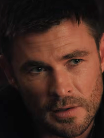 Numéro 1 sur Prime Video dès sa sortie : ce thriller avec Chris Hemsworth s'impose directement et logiquement