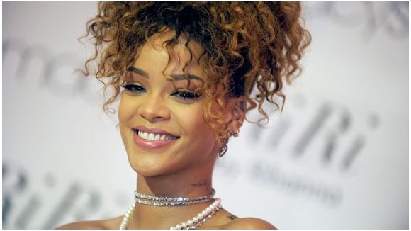 Rihanna tease son nouvel album "Anti"