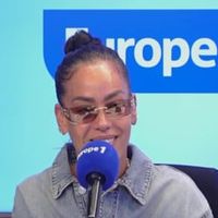 Amel Bent balance sur le métier de chanteuse