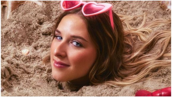 Helena : "J'avais peur de mal vivre l'after Star Ac"