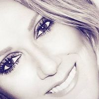 Céline Dion chante "The Show Must Go On"
