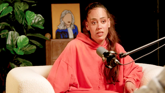 Amel Bent défend les artistes issus des télé-crochets