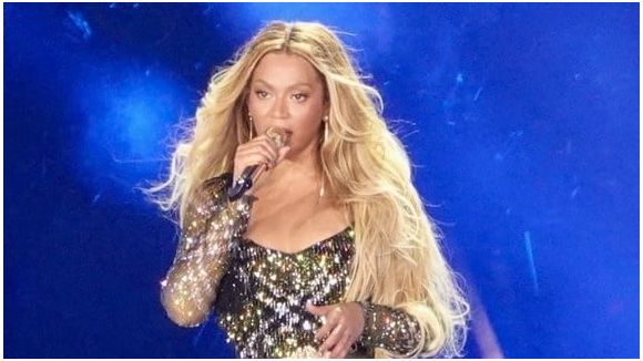 Beyoncé : Miley Cyrus invitée à Paris ?